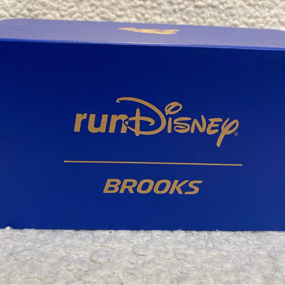 Run Disney Blue BROOKS Shoe Box *EMPTY BOX ONLY* With Run Disney Paper Liner
